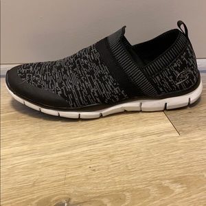 NWT Sketchers memory foam slip on sneakers